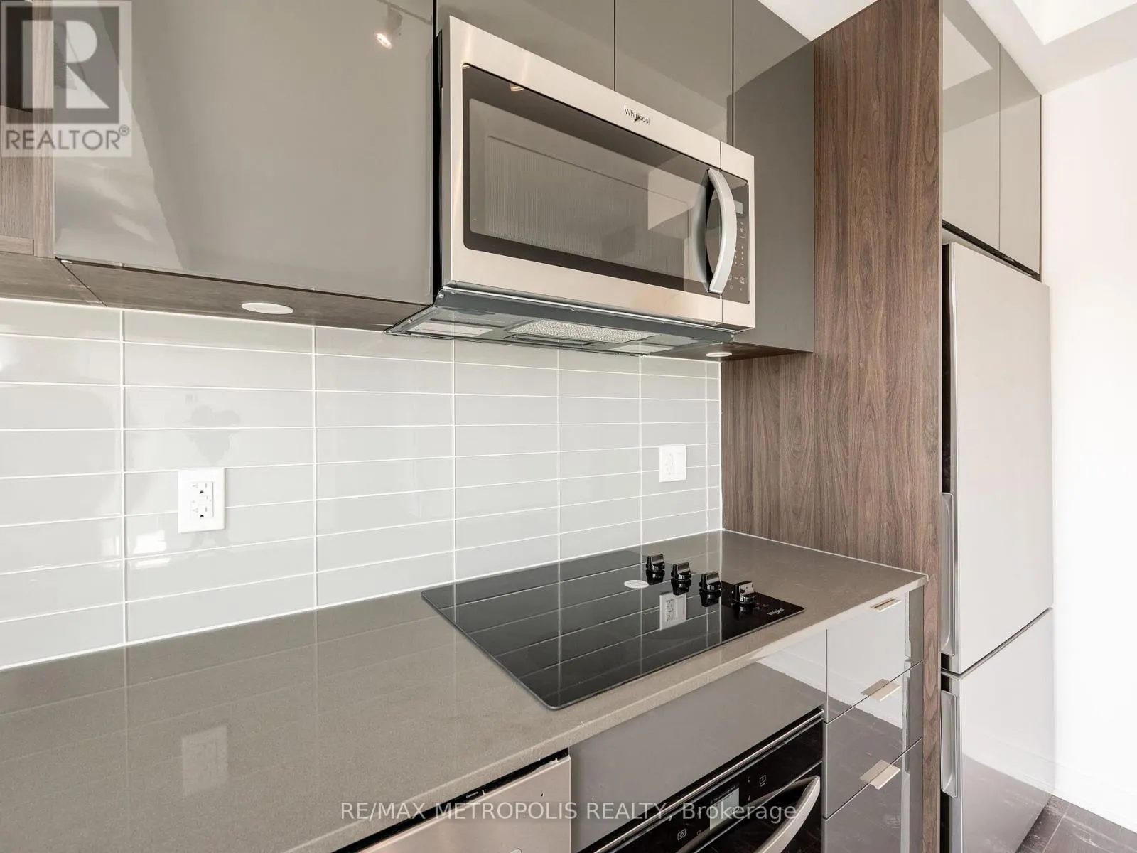 806 - 543 RICHMOND STREET W