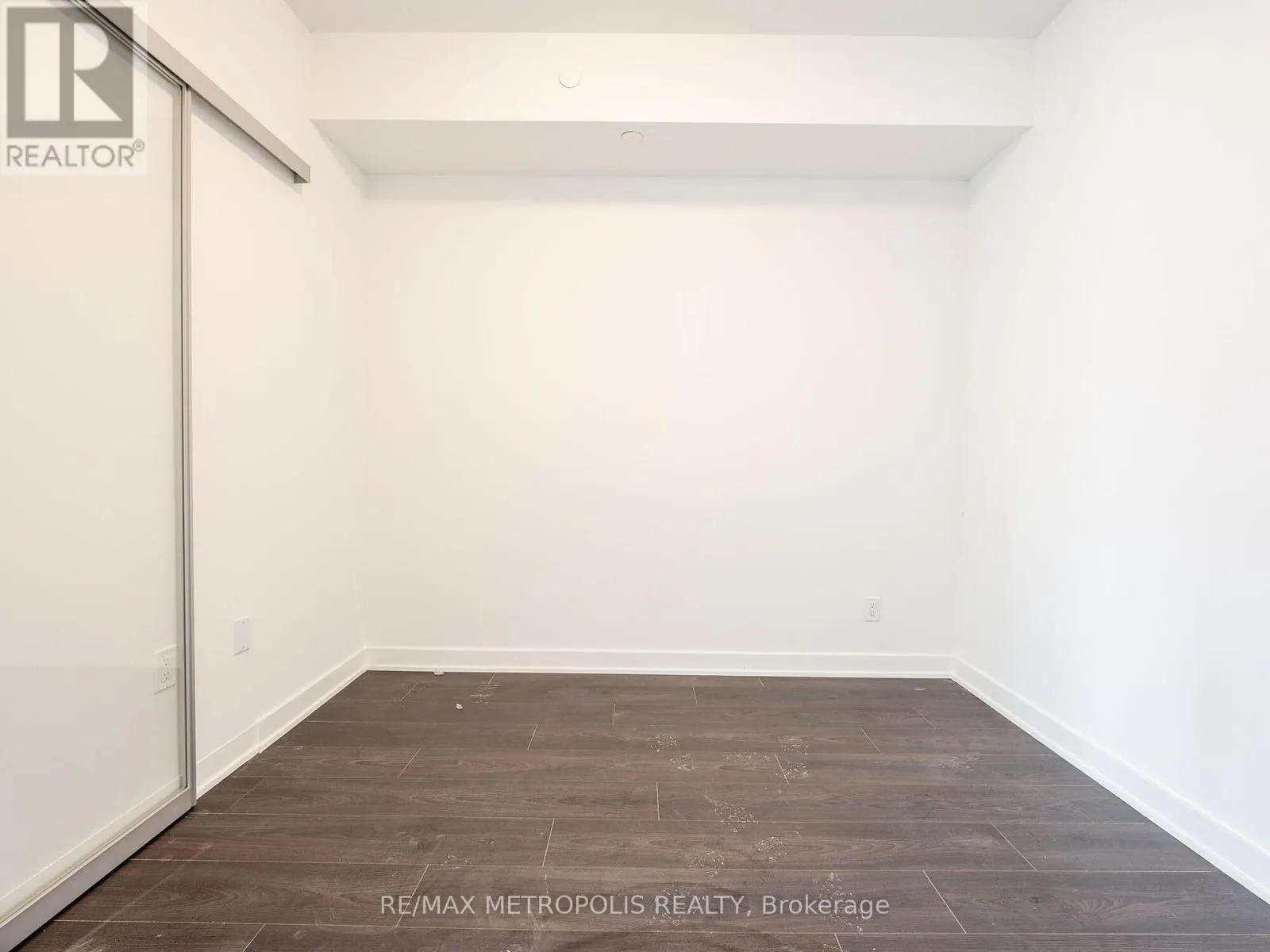 806 - 543 RICHMOND STREET W
