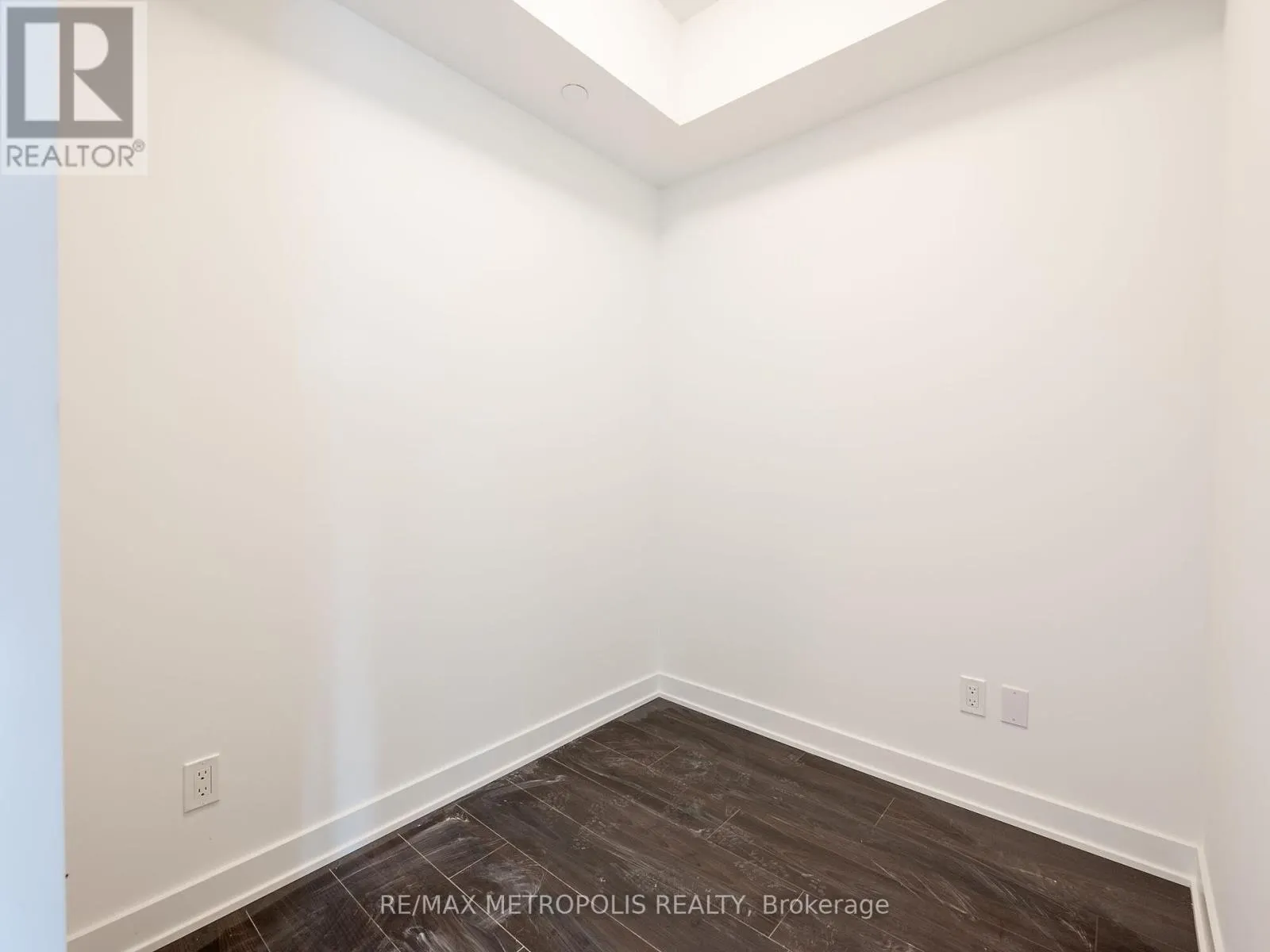 806 - 543 RICHMOND STREET W