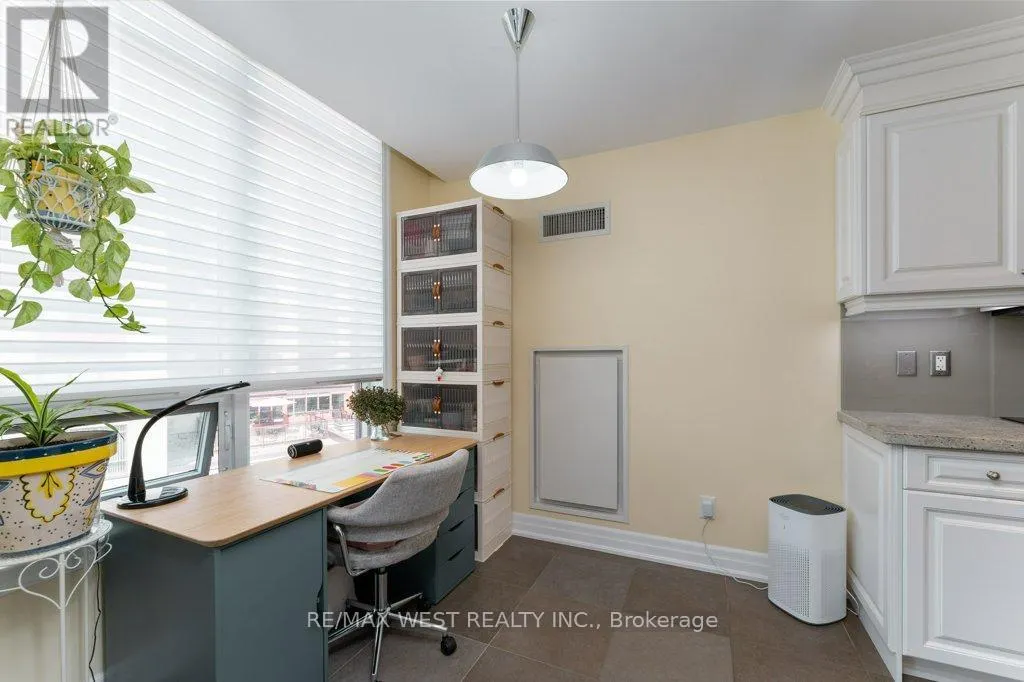 407 - 15 REAN DRIVE
