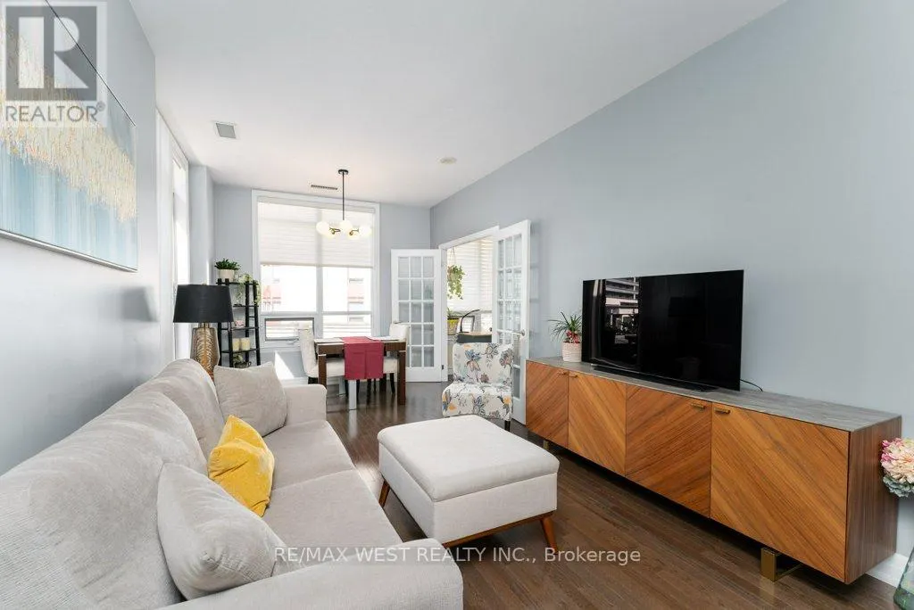 407 - 15 REAN DRIVE