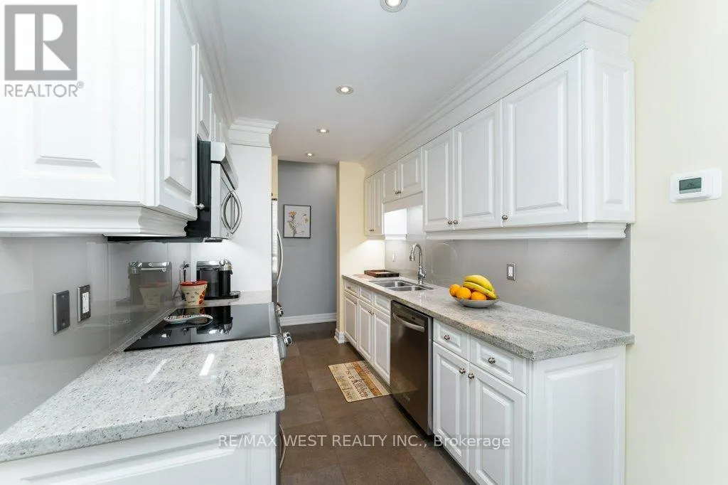 407 - 15 REAN DRIVE