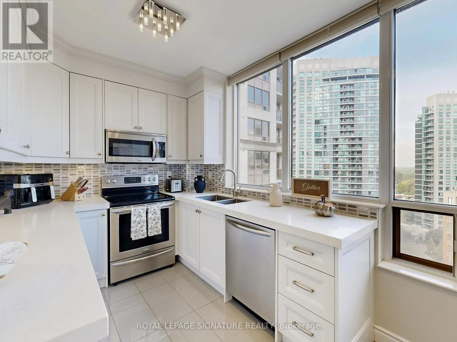 1302 - 78 HARRISON GARDEN BOULEVARD