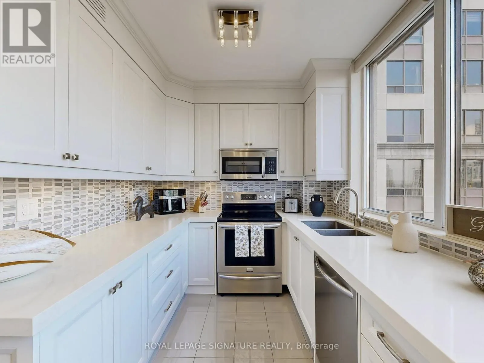 1302 - 78 HARRISON GARDEN BOULEVARD