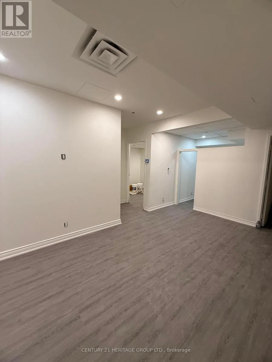 101 - 2900 YONGE STREET