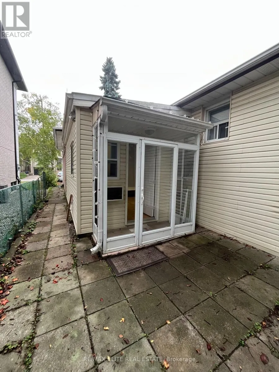 49 VIAMEDE CRESCENT