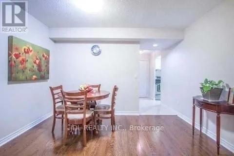 1112 - 18 SOMMERSET WAY