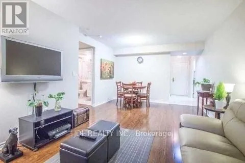 1112 - 18 SOMMERSET WAY