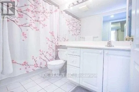 1112 - 18 SOMMERSET WAY