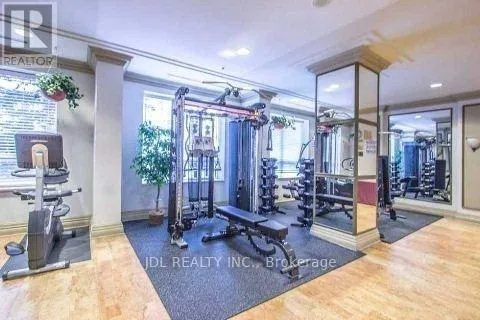 1112 - 18 SOMMERSET WAY