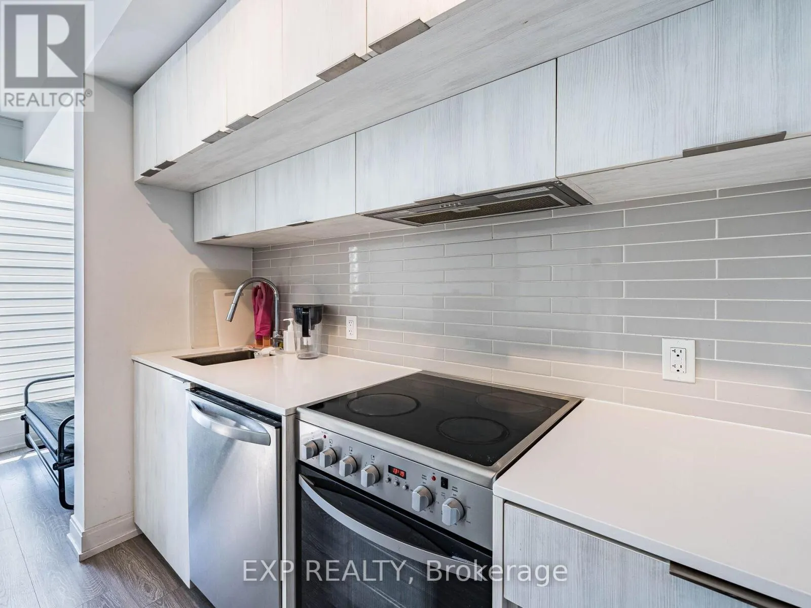 4608 - 181 DUNDAS STREET E