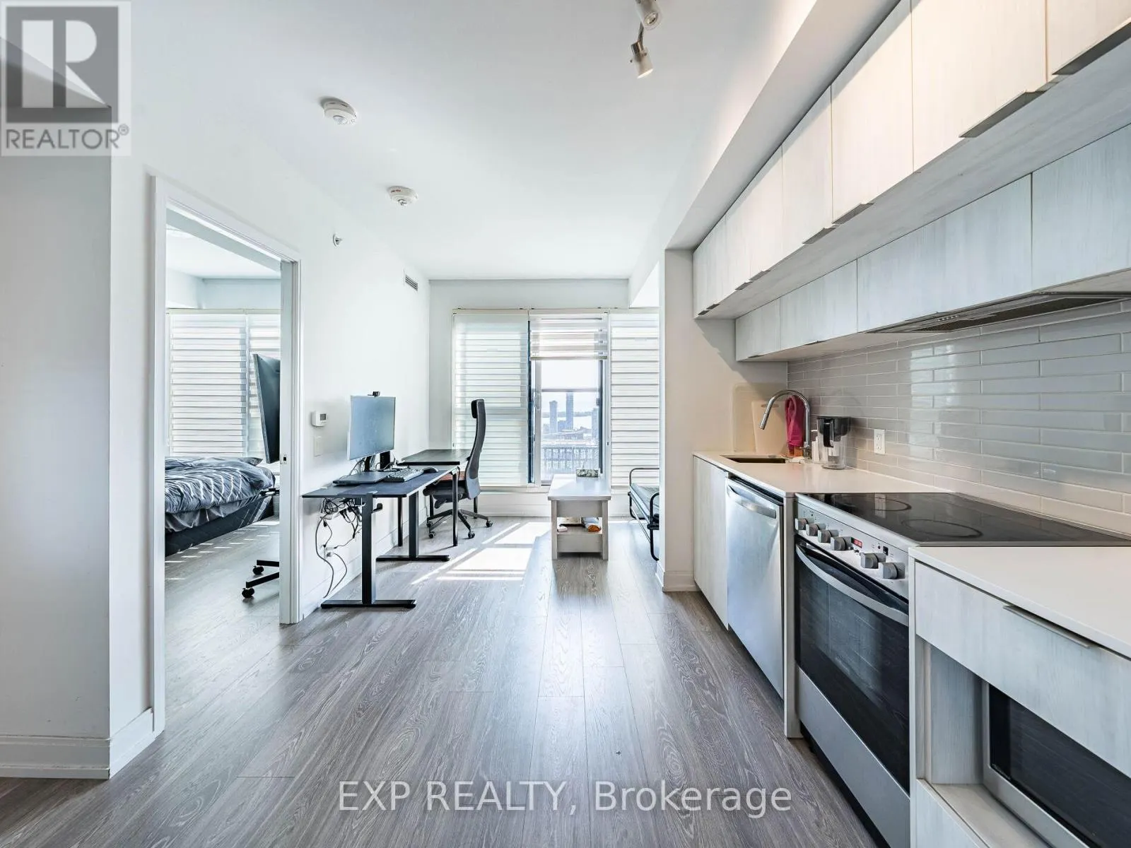 4608 - 181 DUNDAS STREET E