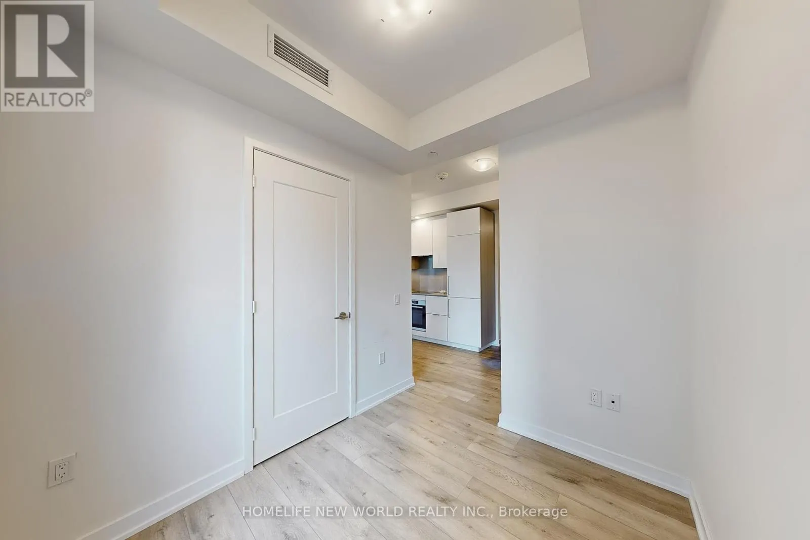 1504 - 28 FREELAND STREET