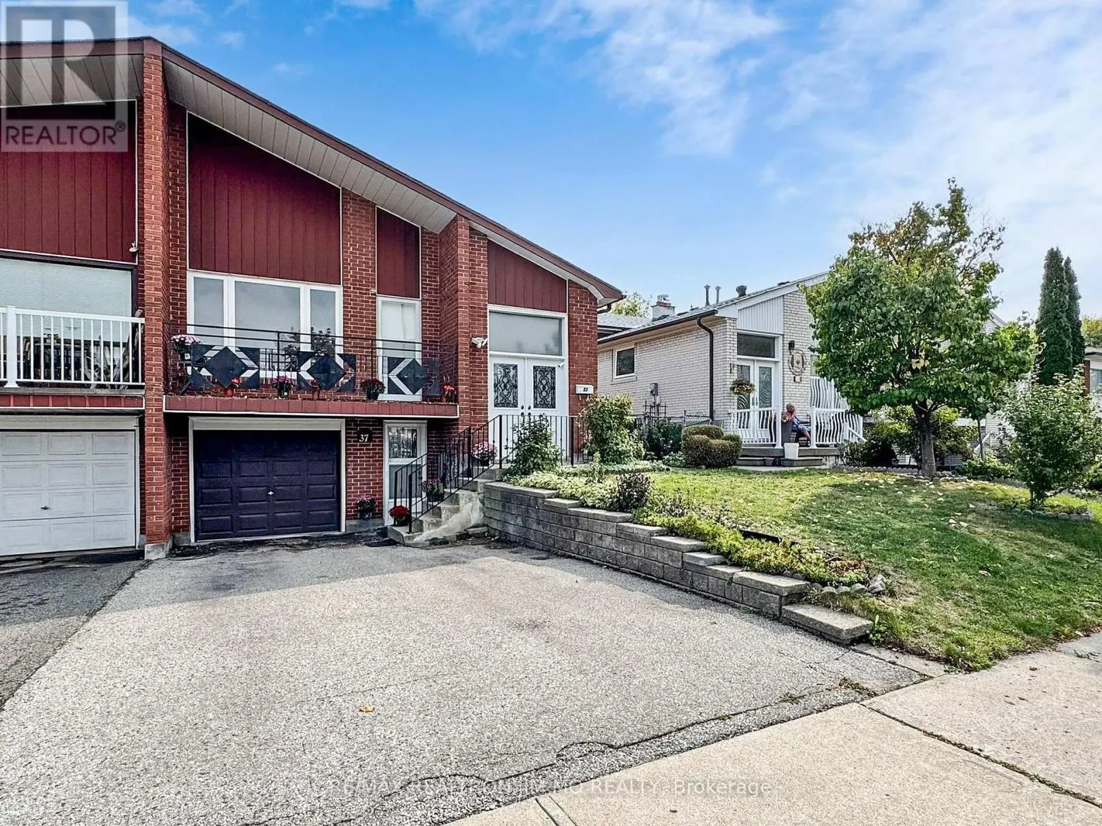 37 WARFIELD DRIVE