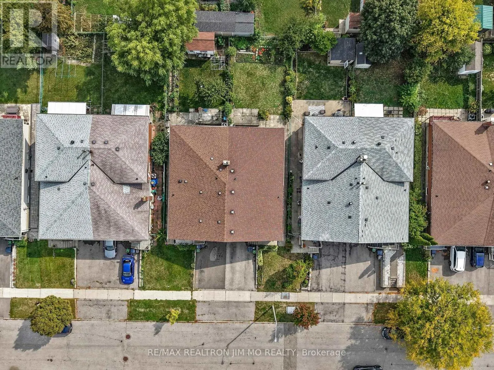 37 WARFIELD DRIVE