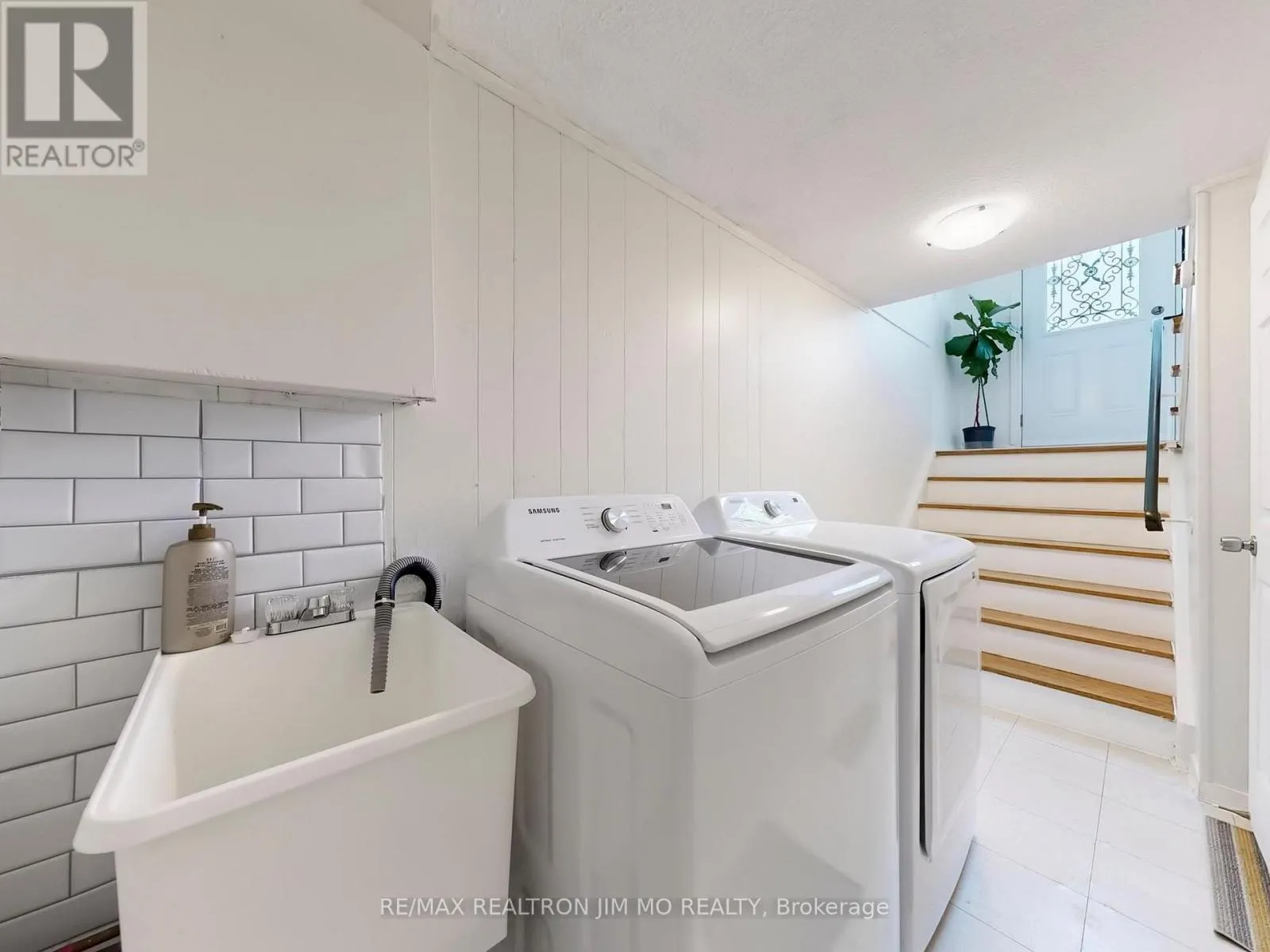 37 WARFIELD DRIVE