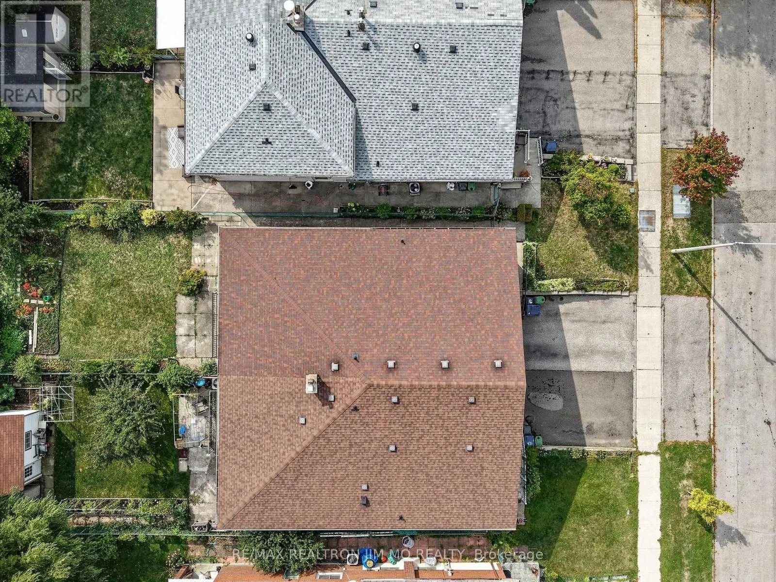 37 WARFIELD DRIVE