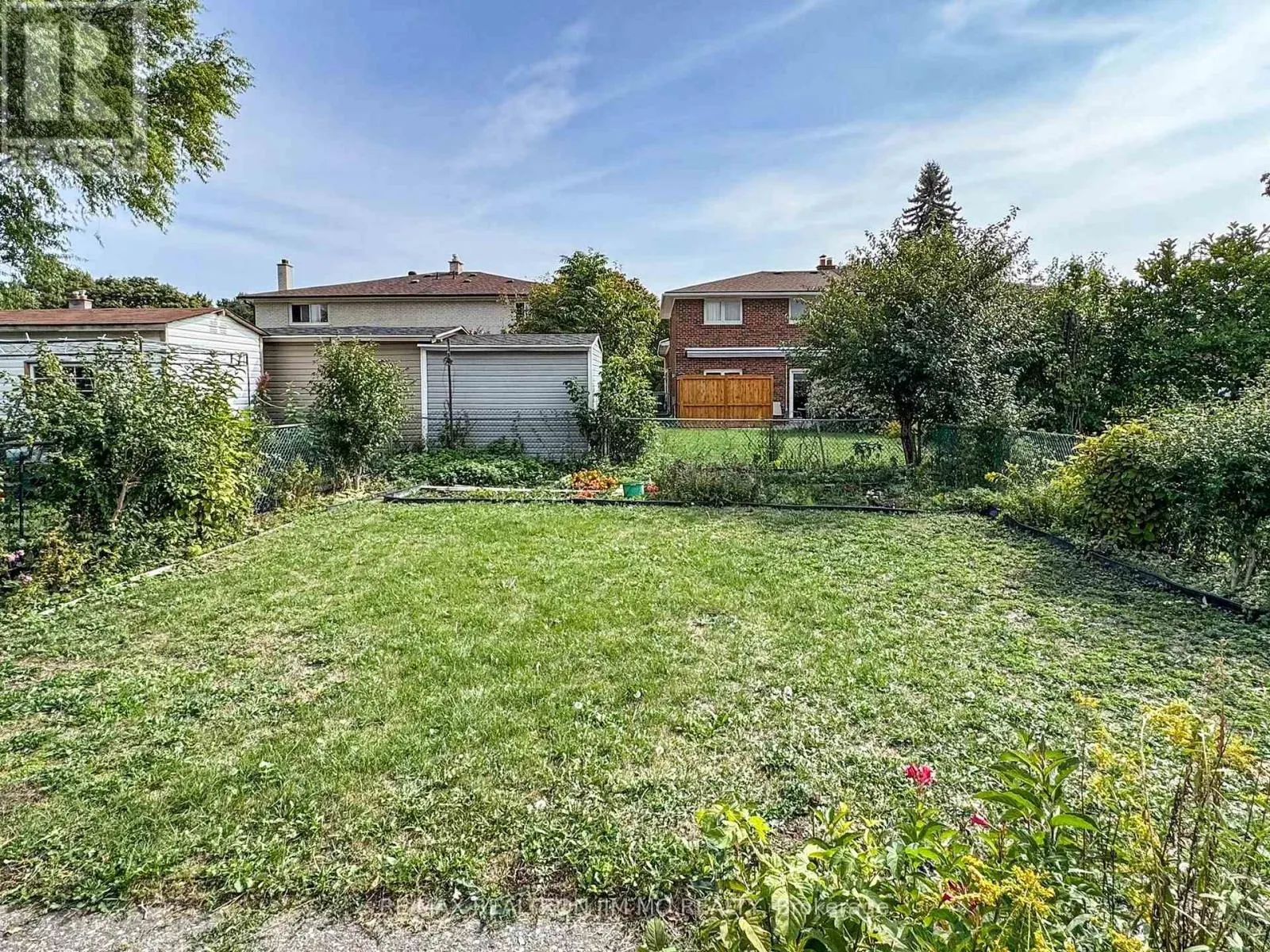 37 WARFIELD DRIVE