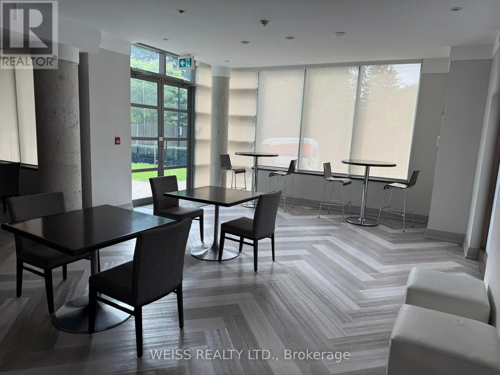 707 - 3830 BATHURST STREET W