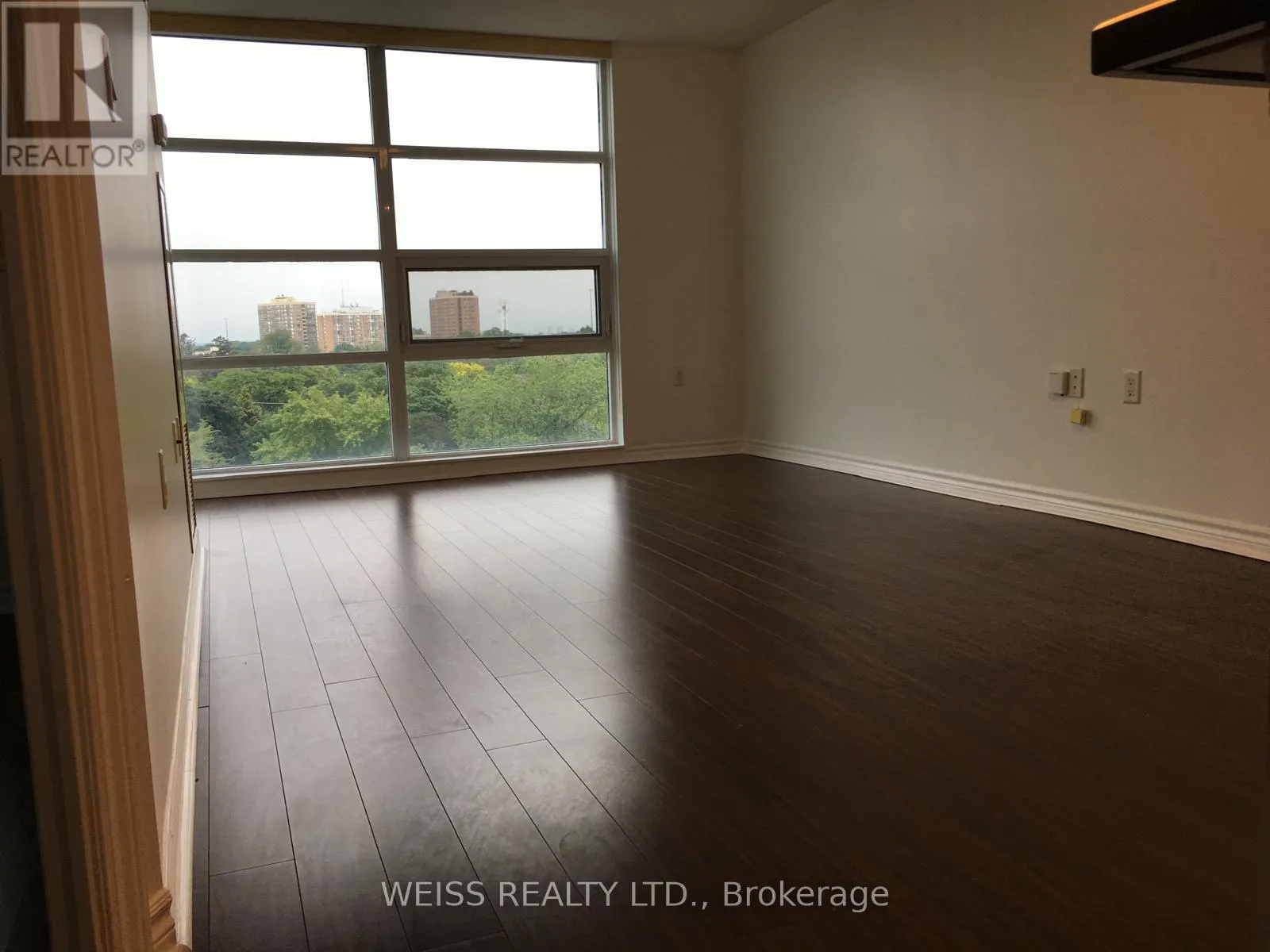 707 - 3830 BATHURST STREET W