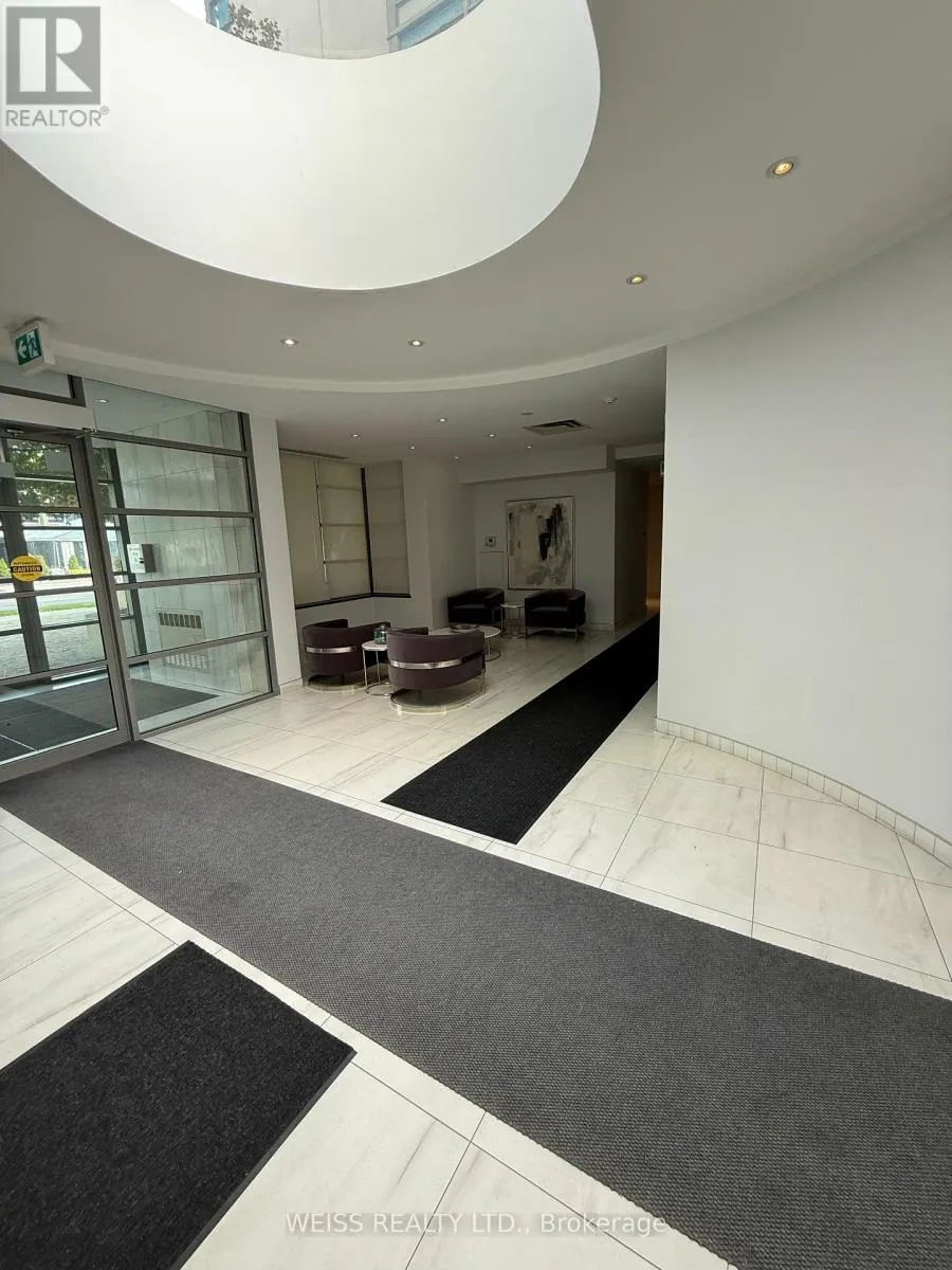 707 - 3830 BATHURST STREET W