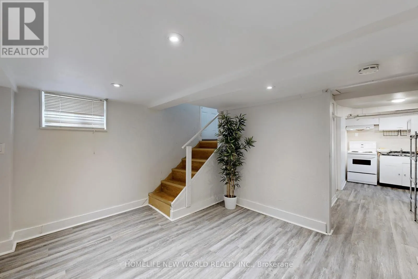 14 FRANKLIN AVENUE