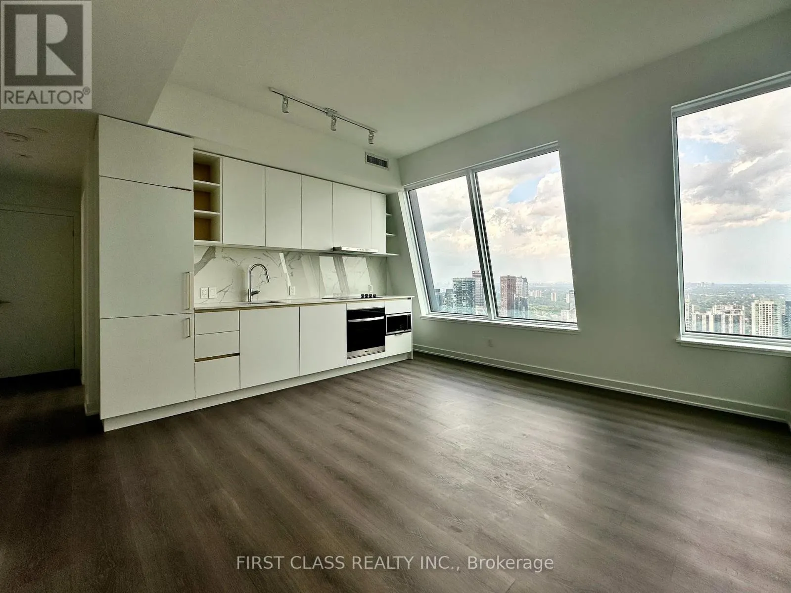 LPH06 - 8 WELLESLEY STREET W