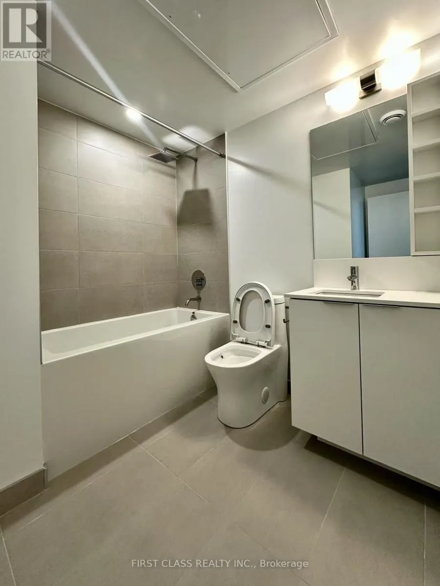LPH06 - 8 WELLESLEY STREET W