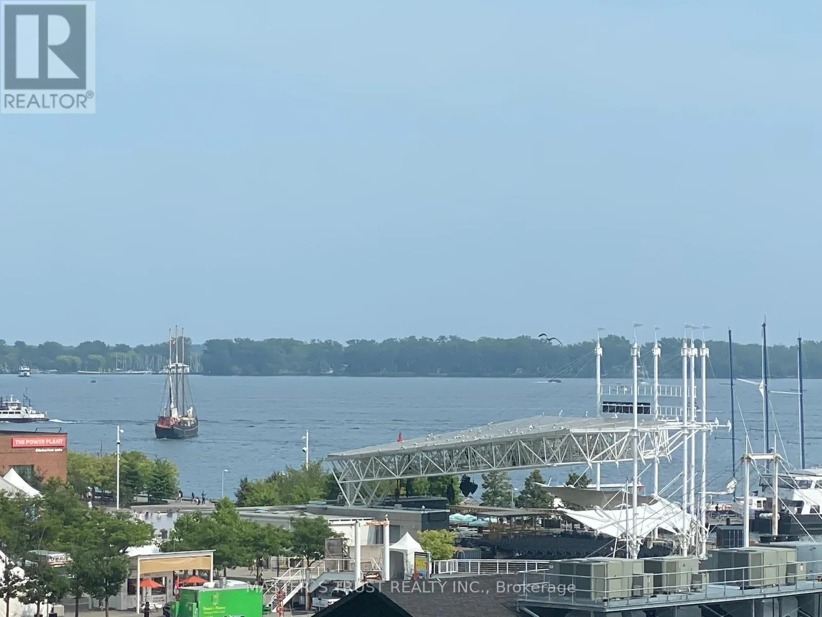 706 - 270 QUEENS QUAY W