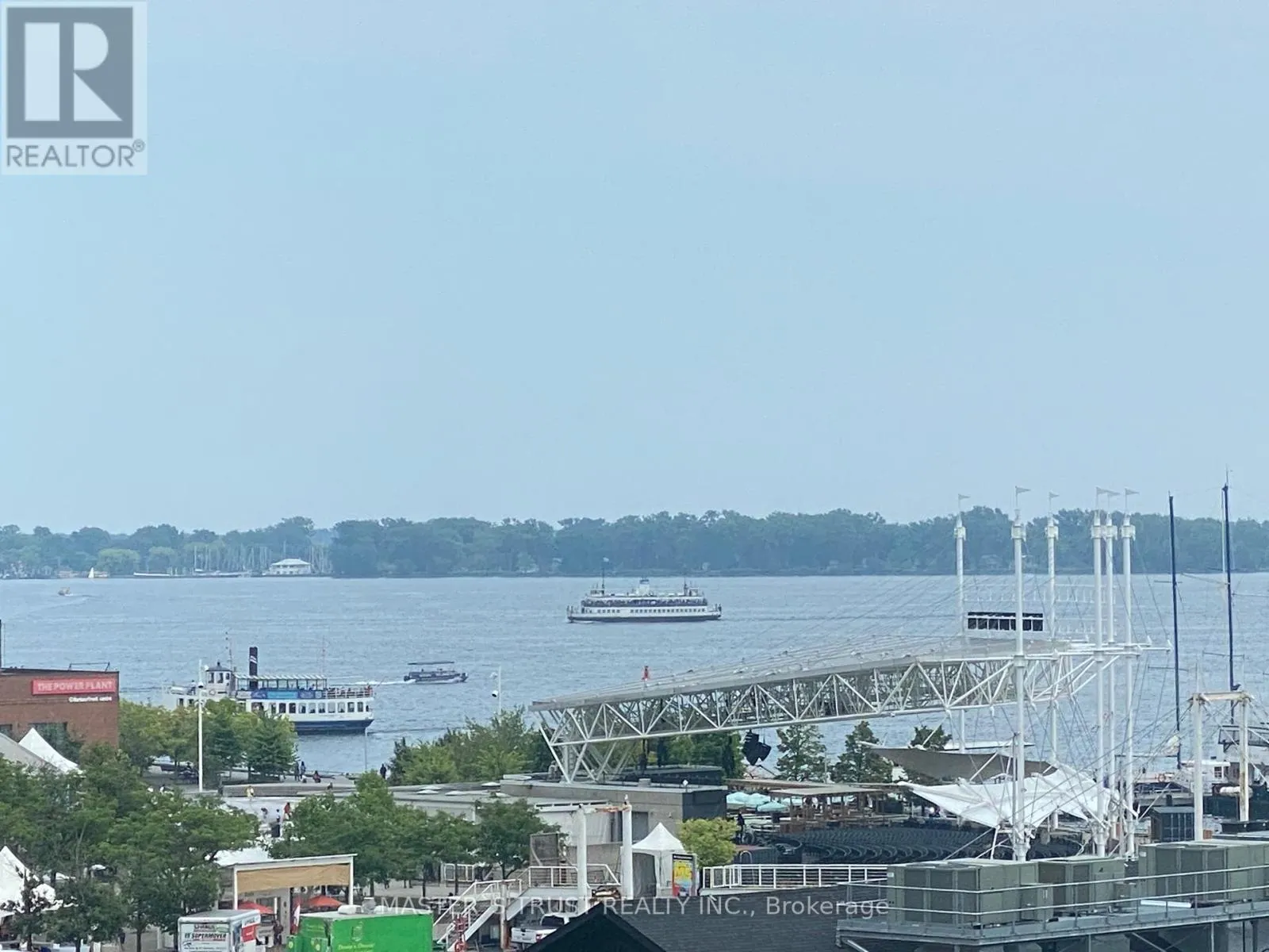 706 - 270 QUEENS QUAY W
