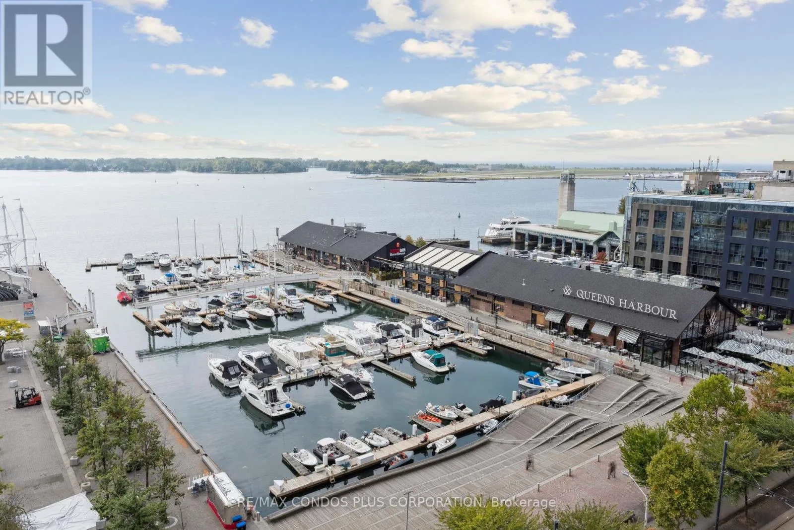 1221 - 230 QUEENS QUAY W