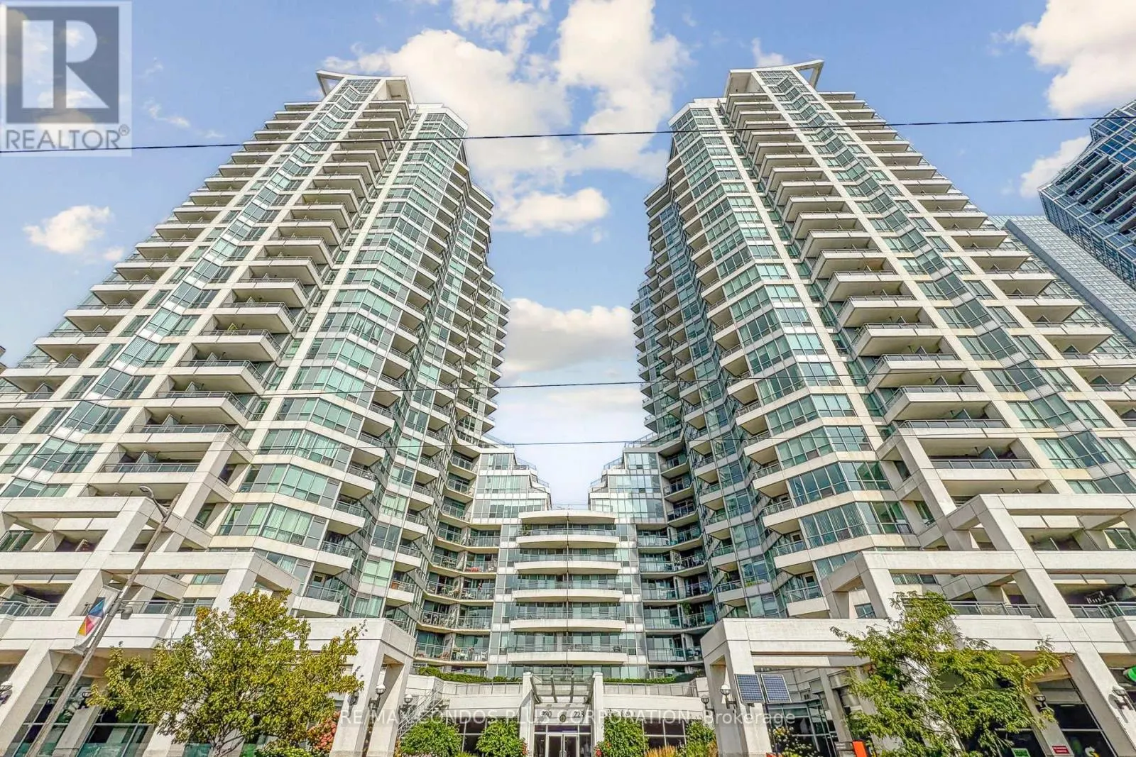 1221 - 230 QUEENS QUAY W