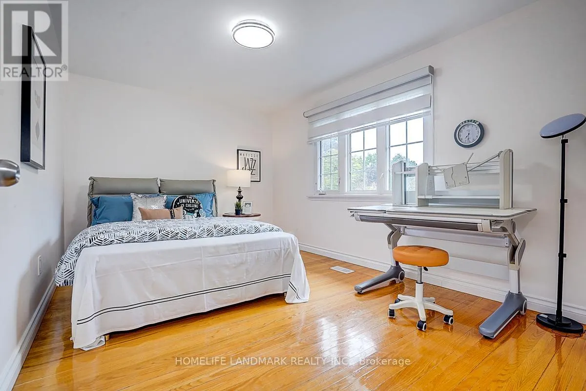 89 WHITEHORN CRESCENT