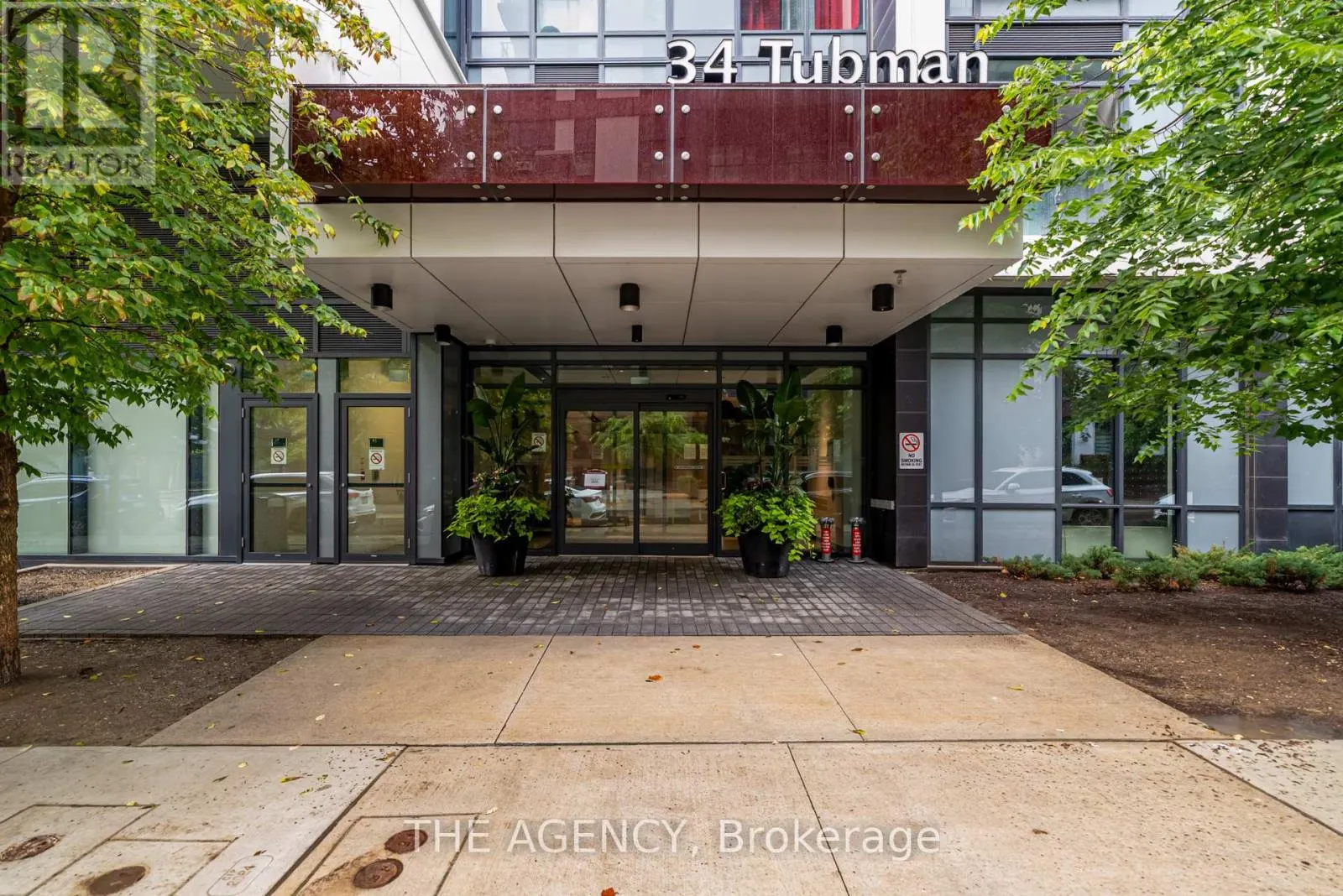 502 - 34 TUBMAN AVENUE