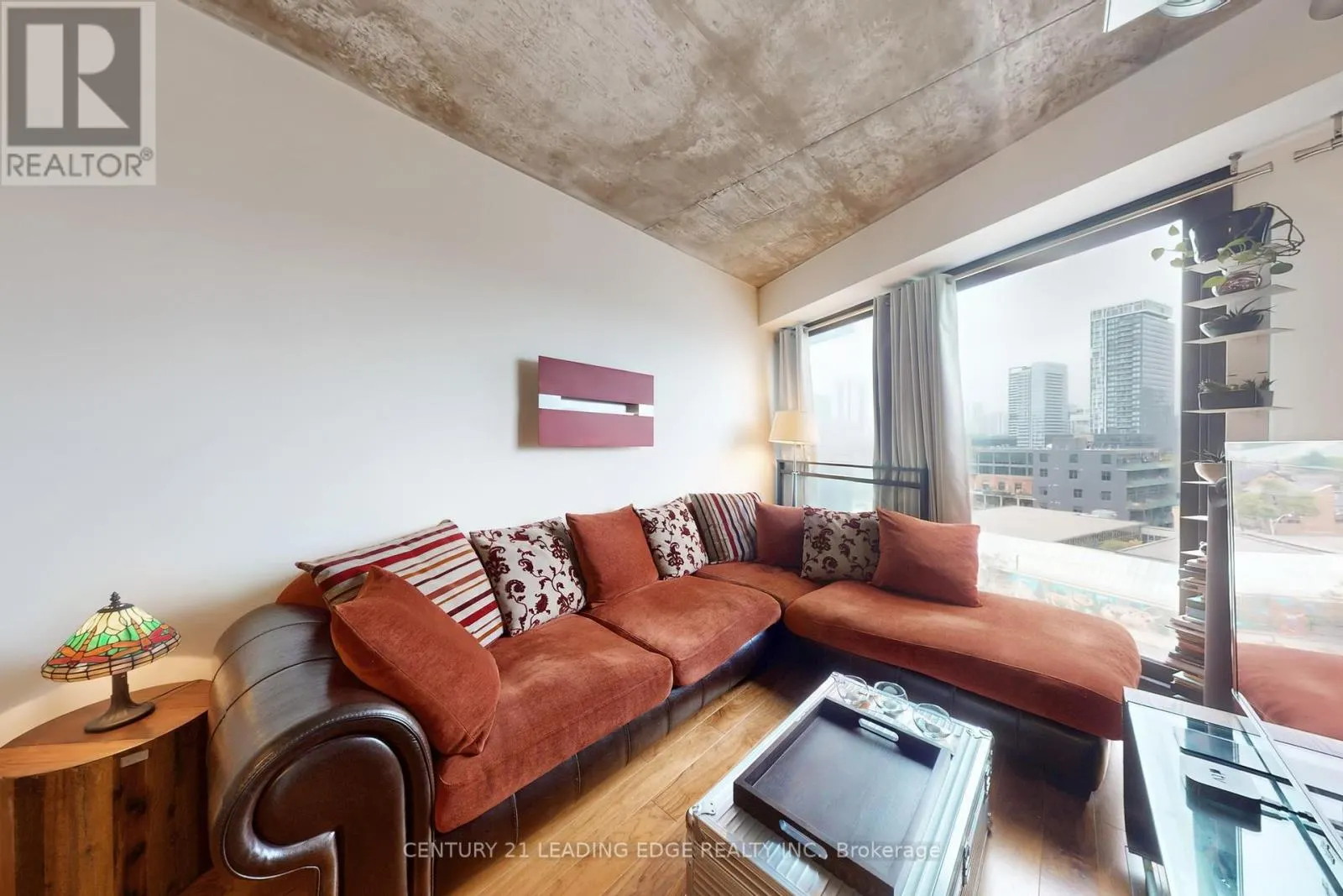 802 - 51 TROLLEY CRESCENT