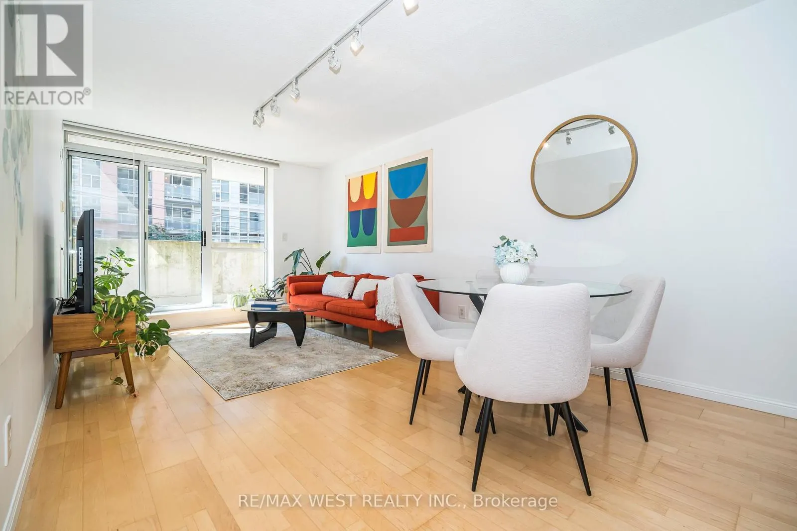 209 - 1000 KING STREET W