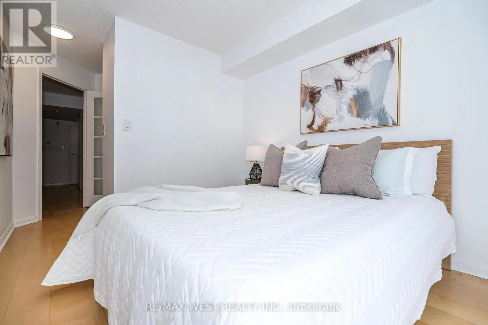 209 - 1000 KING STREET W