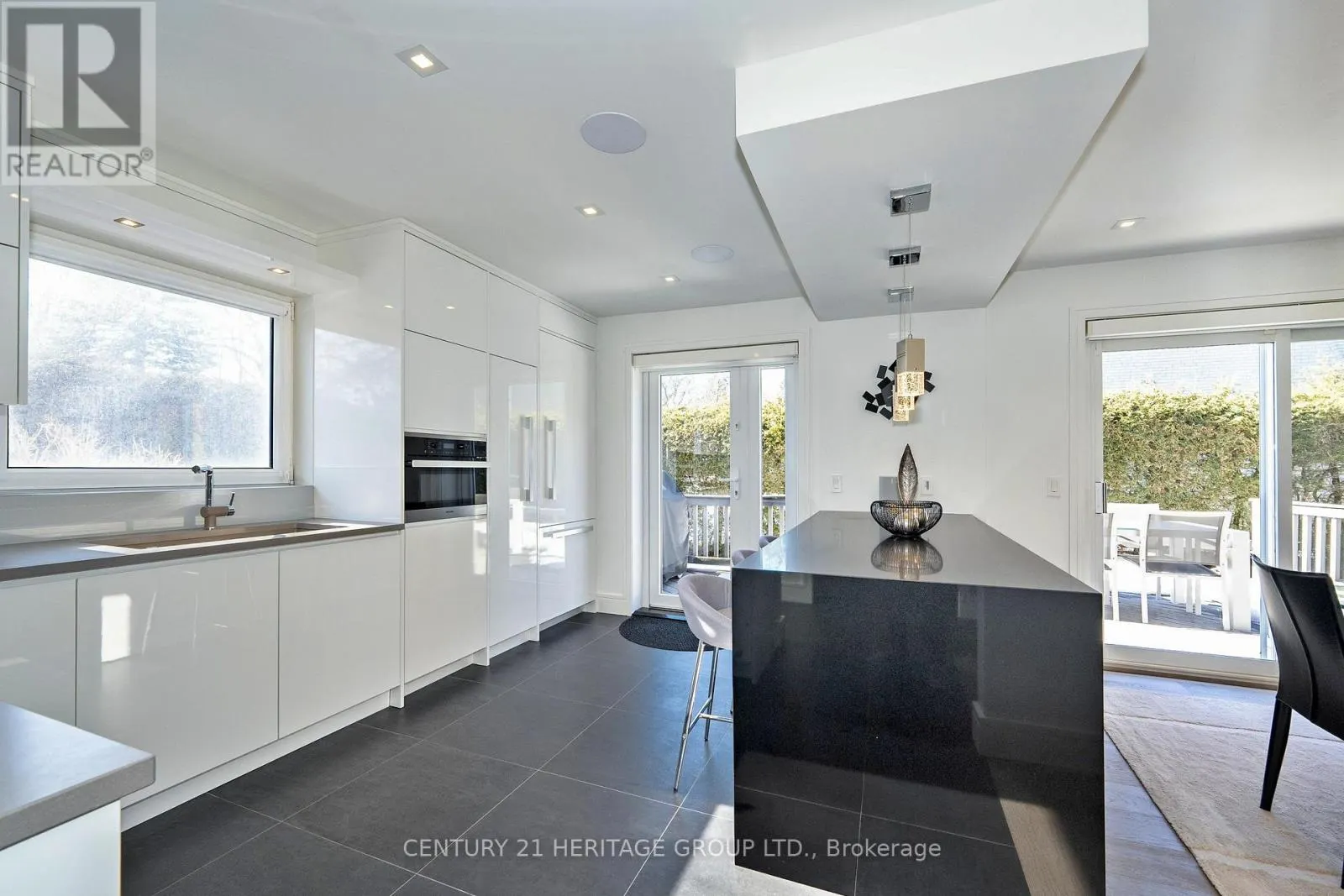 61 FOURSOME CRESCENT