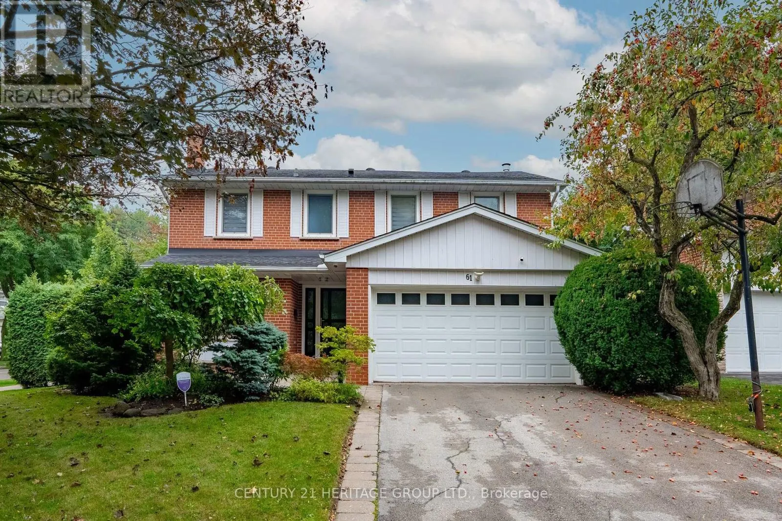 61 FOURSOME CRESCENT