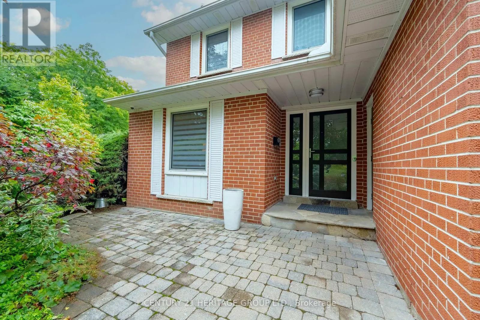 61 FOURSOME CRESCENT