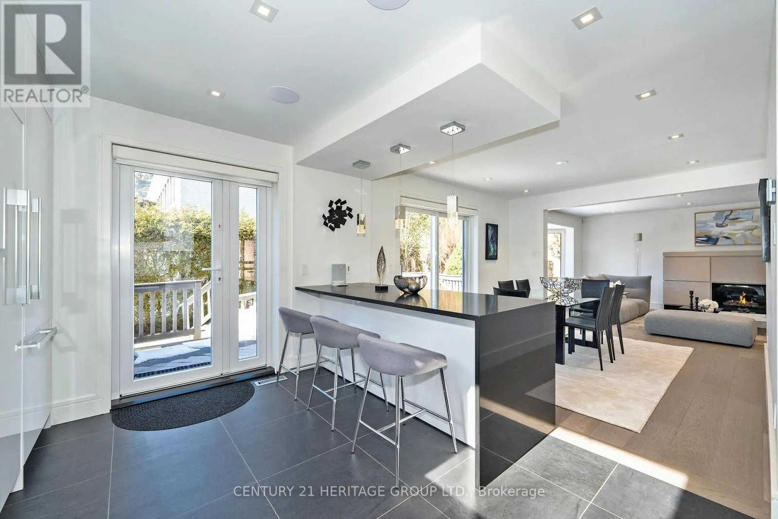 61 FOURSOME CRESCENT