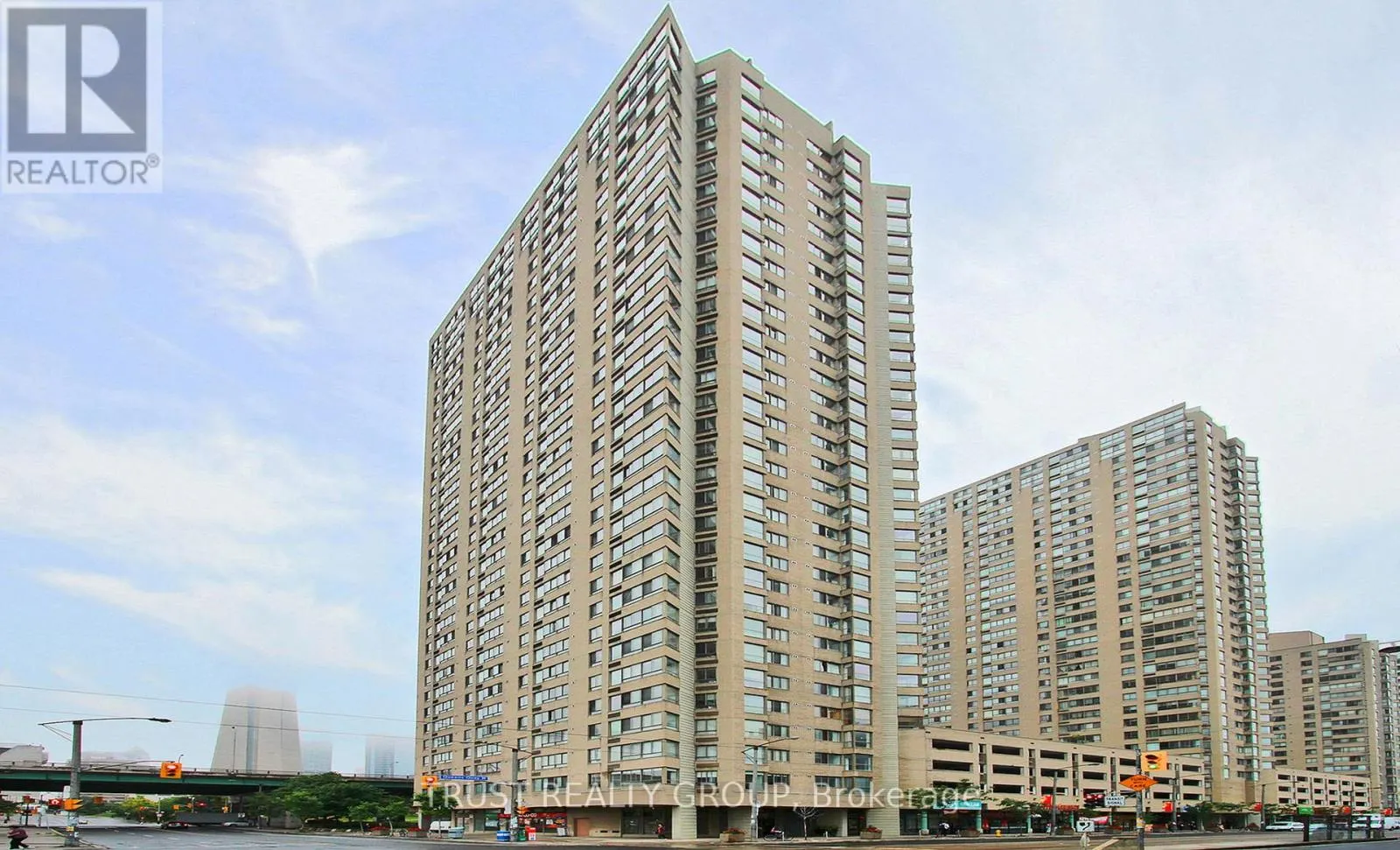 1201/02 - 270 QUEENS QUAY W