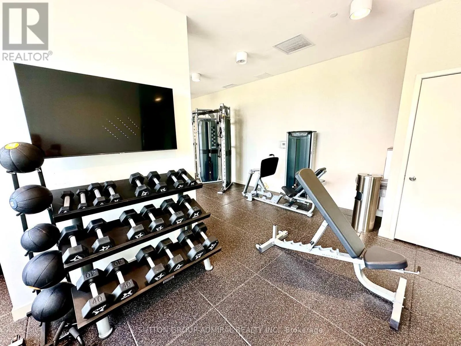 302 - 10 DEERLICK COURT