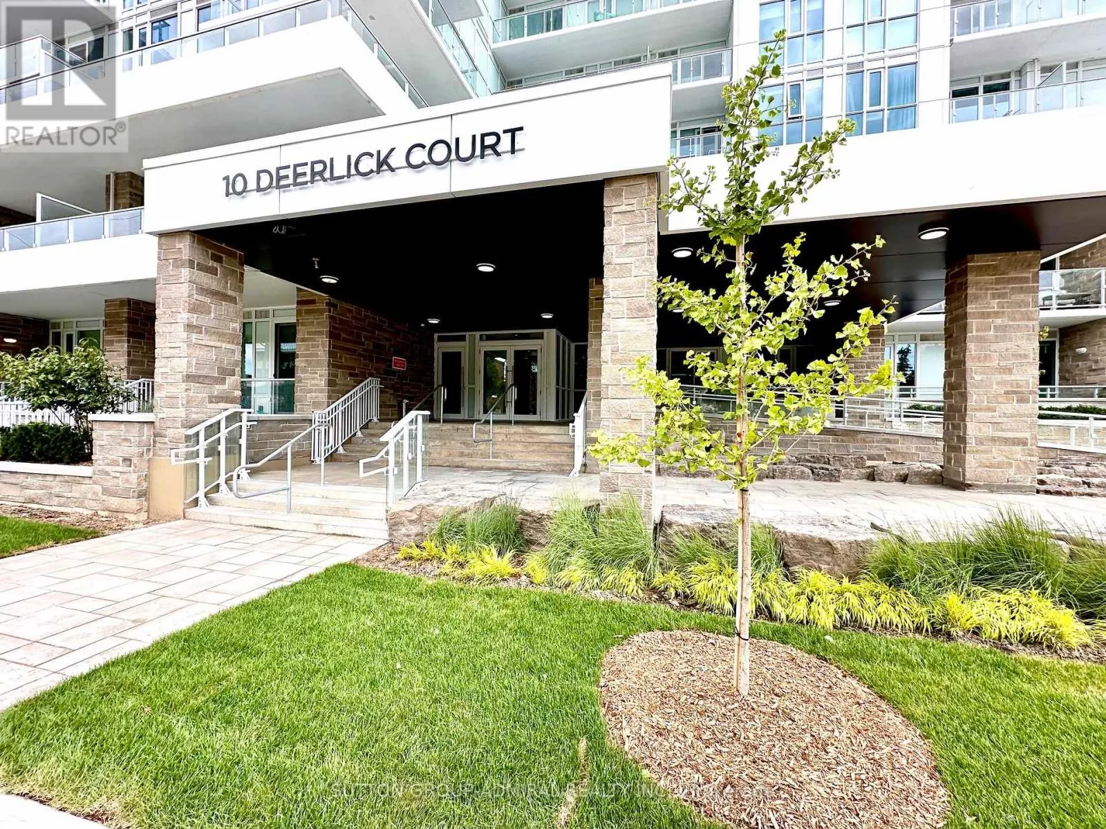 302 - 10 DEERLICK COURT