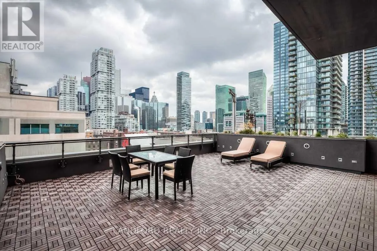 1005 - 318 RICHMOND STREET W