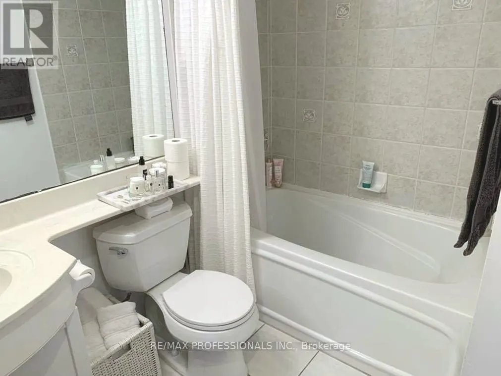 1028 - 600 QUEENS QUAY