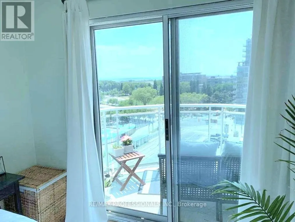 1028 - 600 QUEENS QUAY