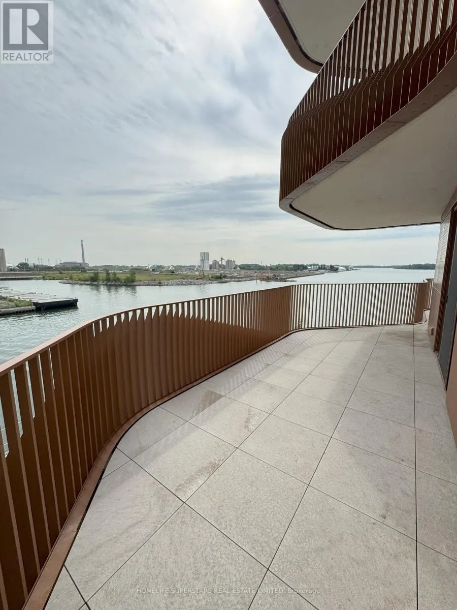 311 - 155 MERCHANTS' WHARF