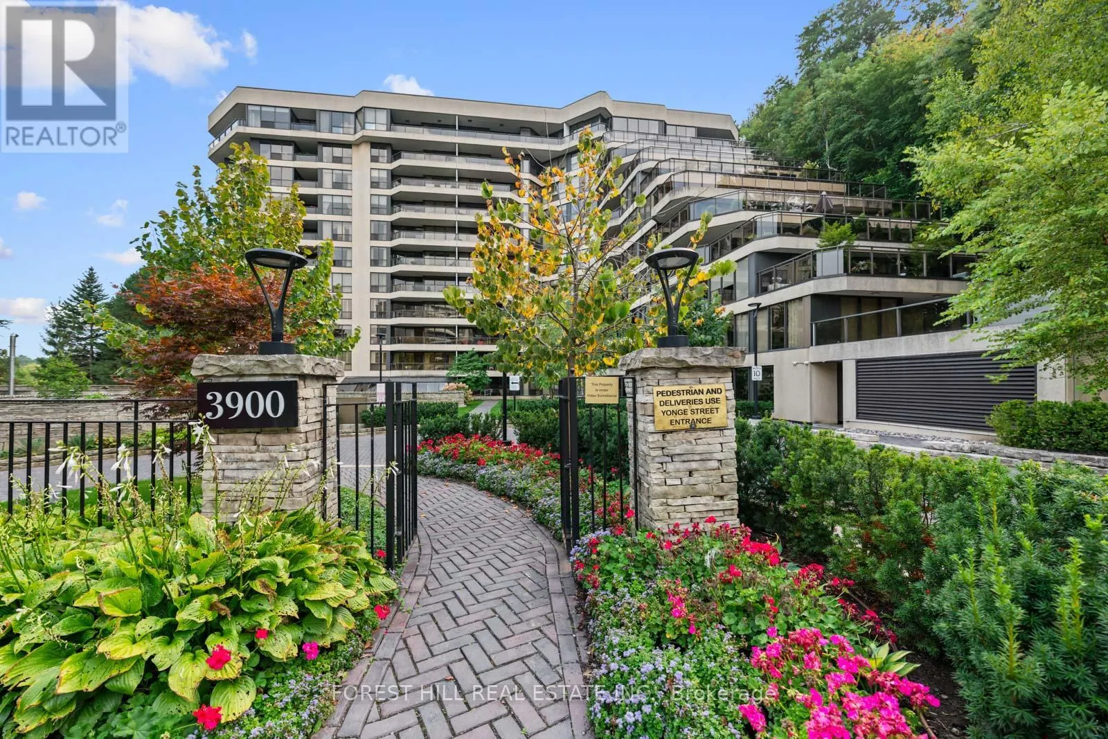 417 - 3900 YONGE STREET