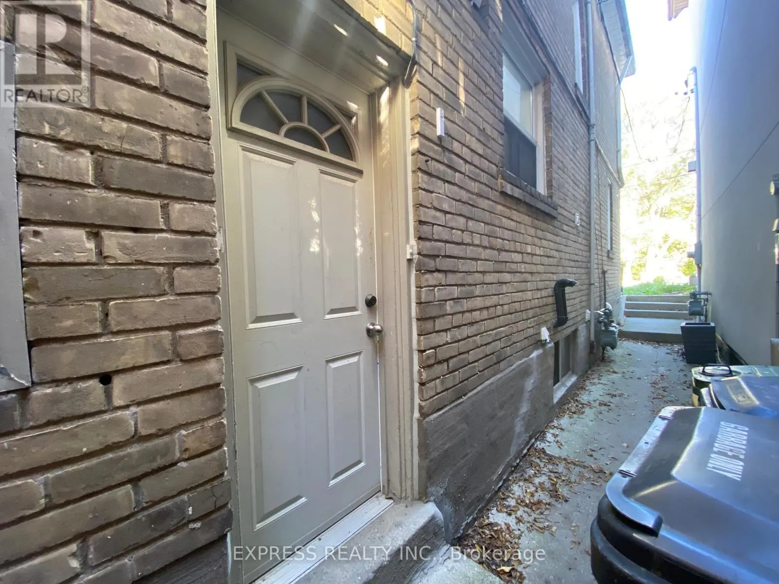 LOWER - 1328 AVENUE ROAD